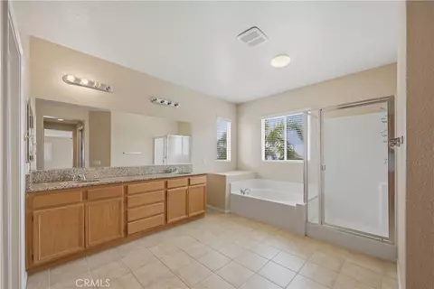 Entry Way - 7444 Sequoia Ln, Highland, CA 92346 photo 3 of 6