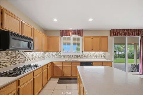 Kitchen - 7444 Sequoia Ln, Highland, CA 92346 photo 3 of 5