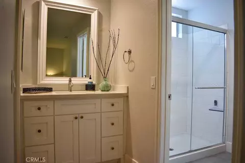 Bath - 3373 Vallejo St, Riverside, CA 92503 photo 1 of 3