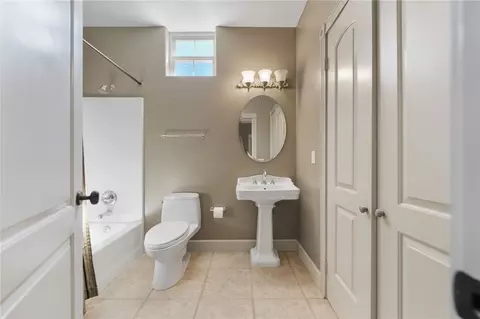 Bath - 45455 Lorenz Ln, Temecula, CA 92590 photo 4 of 5