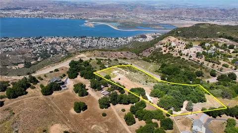 34561 S Main Dv, Lake Elsinore, CA 92530