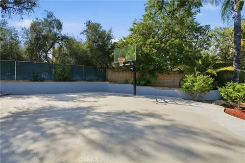 Exterior - 41215 Crest Dr, Hemet, CA 92544 photo 9 of 13