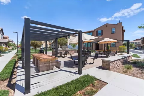 Exterior - 40775 Melrose Dr, Temecula, CA 92591 photo 7 of 14