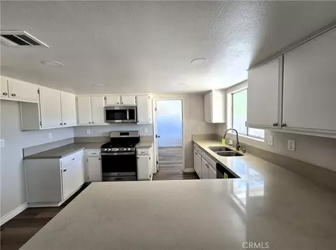 Kitchen - 22909 Eyota, Apple Valley, CA 92308 photo 2 of 2