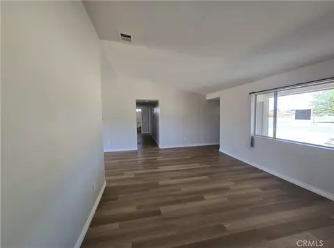 Living - 22909 Eyota, Apple Valley, CA 92308 photo 2 of 3