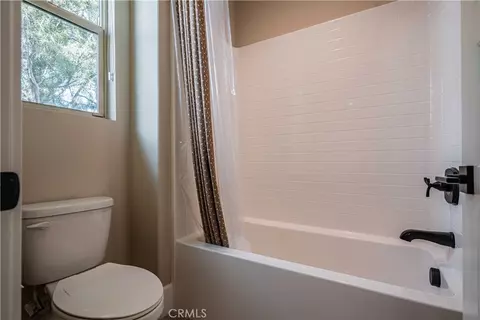 Bath - 32559 Cert St, Wildomar, CA 92595 photo 2 of 6