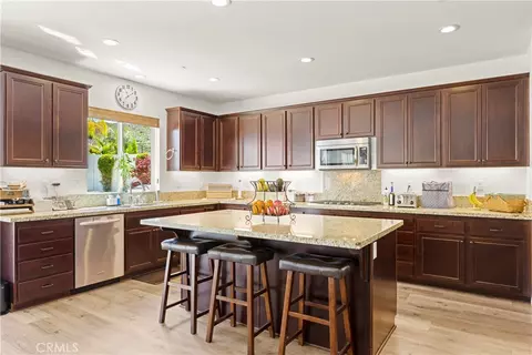 Kitchen - 45904 Corte Mislanca, Temecula, CA 92592 photo 2 of 4