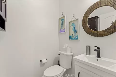 Bath - 45904 Corte Mislanca, Temecula, CA 92592 photo 2 of 4