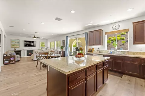 Kitchen - 45904 Corte Mislanca, Temecula, CA 92592 photo 4 of 4