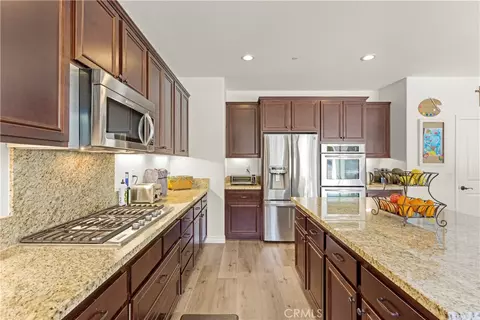 Kitchen - 45904 Corte Mislanca, Temecula, CA 92592 photo 3 of 4
