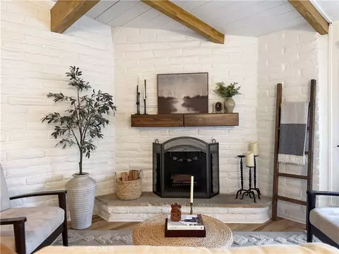 Living - 3252 Via Altamira, Fallbrook, CA 92028 photo 2 of 5