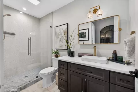 Bath - 43843 Mountain Run, Temecula, CA 92590 photo 1 of 11