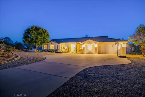 Exterior - 17639 Big Sky Cir, Perris, CA 92570 photo 17 of 17