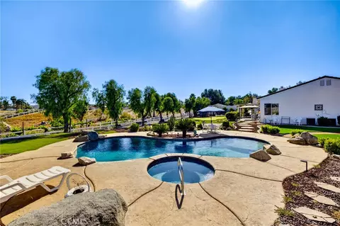 Exterior - 17639 Big Sky Cir, Perris, CA 92570 photo 2 of 17