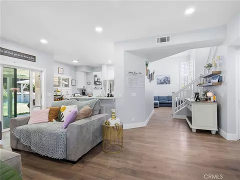 Entry Way - 31422 Heitz, Temecula, CA 92591 photo 4 of 8