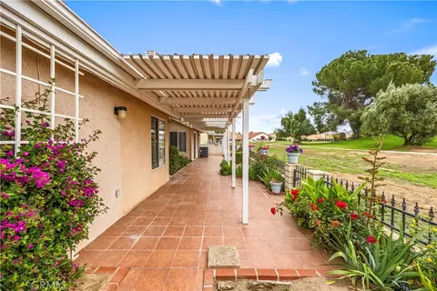 Exterior - 2573 Maple Dr, Hemet, CA 92545 photo 6 of 11