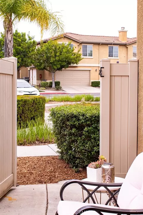 Exterior - 33634 Emerson #B, Temecula, CA 92592 photo 3 of 7