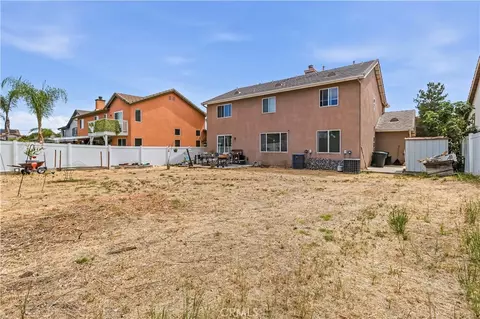 Exterior - 152 Alabaster Loop, Perris, CA 92570 photo 3 of 4