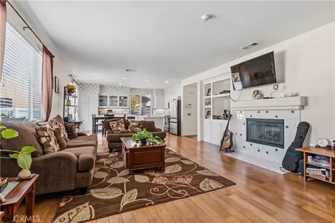 Living - 152 Alabaster Loop, Perris, CA 92570 photo 2 of 4
