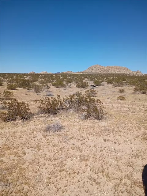 0 End, Lucerne Valley, CA 92356