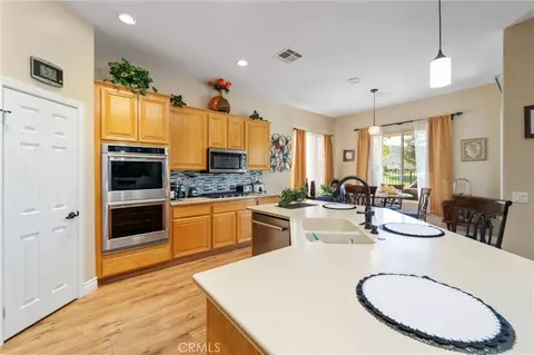 Kitchen - 29325 Sparkling Dr, Menifee, CA 92584 photo 3 of 3