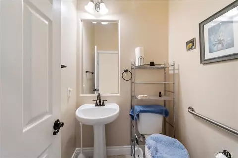 Bath - 29325 Sparkling Dr, Menifee, CA 92584 photo 2 of 4