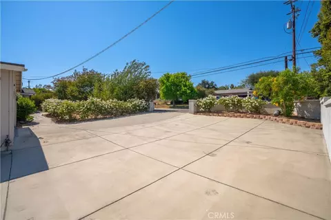 Exterior - 1611 Hillcrest, Fallbrook, CA 92028 photo 5 of 17