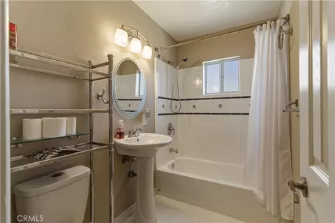 Bath - 1611 Hillcrest, Fallbrook, CA 92028 photo 7 of 8