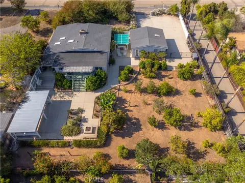 Exterior - 1611 Hillcrest, Fallbrook, CA 92028 photo 2 of 17