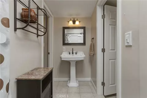 Bath - 1611 Hillcrest, Fallbrook, CA 92028 photo 5 of 8