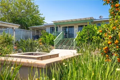 Exterior - 1611 Hillcrest, Fallbrook, CA 92028 photo 15 of 17