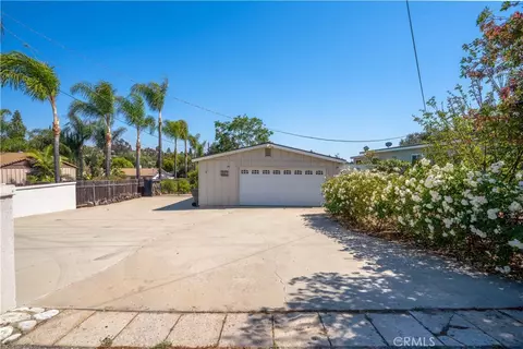 Exterior - 1611 Hillcrest, Fallbrook, CA 92028 photo 3 of 17