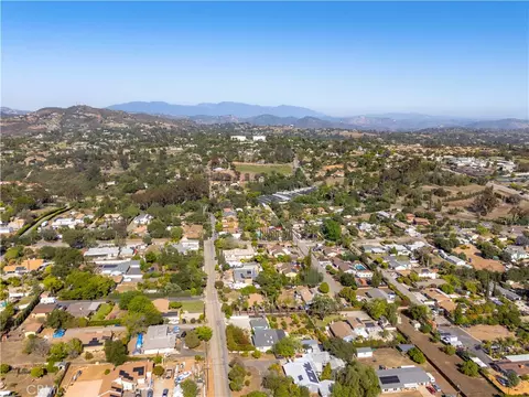 View/Area - 1611 Hillcrest, Fallbrook, CA 92028 photo 4 of 6