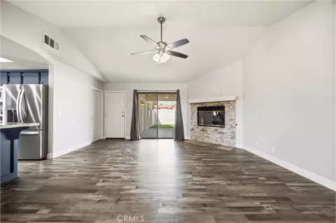 Living - 7596 Arcadia Ave, Hesperia, CA 92345 photo 2 of 6