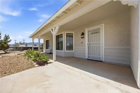 Exterior - 7596 Arcadia Ave, Hesperia, CA 92345 photo 5 of 6
