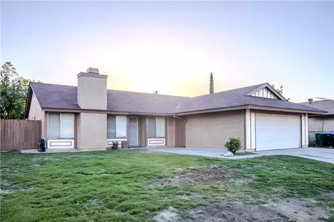 25557 White Oak Dr, Hemet, CA 92544