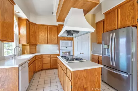 Kitchen - 46856 El Prado, Temecula, CA 92590 photo 4 of 4