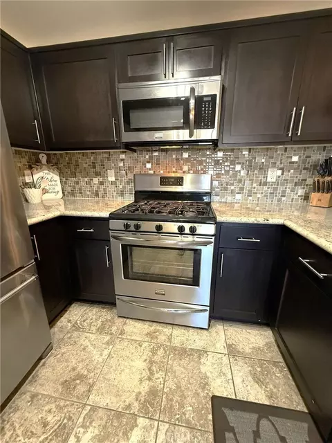 Kitchen - 44780 Adam, Temecula, CA 92592 photo 3 of 4