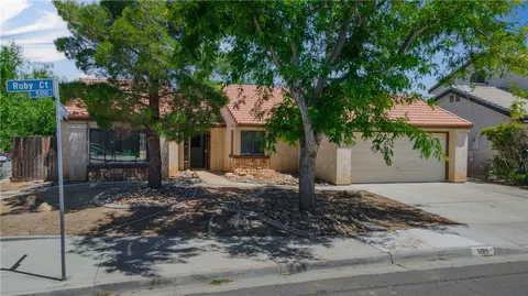 5125 Ruby Ct, Quartz Hill, CA 93536