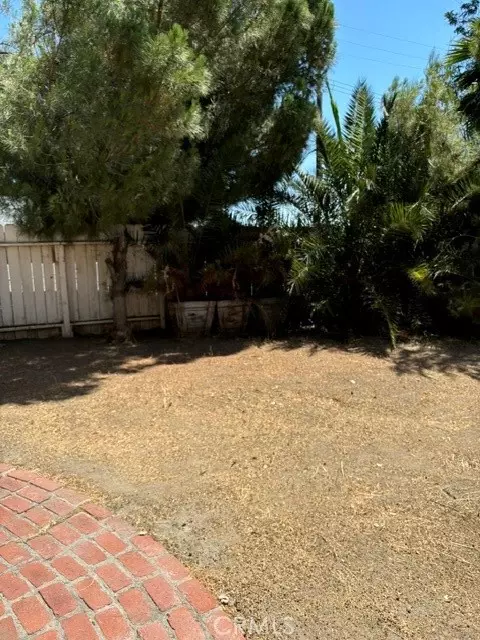 Exterior - 629 E Latham Ave, Hemet, CA 92543 photo 2 of 7