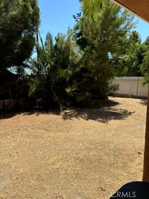 Exterior - 629 E Latham Ave, Hemet, CA 92543 photo 3 of 7