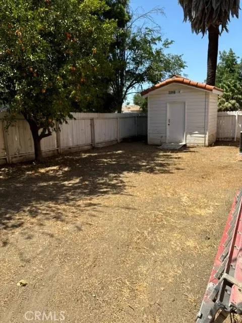 Exterior - 629 E Latham Ave, Hemet, CA 92543 photo 5 of 7