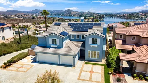 8 Via Del Fico Ct, Lake Elsinore, CA 92532