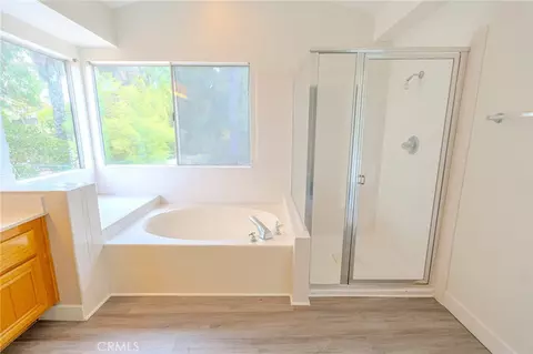 Bath - 40426 Yardley Ct, Temecula, CA 92591 photo 5 of 6