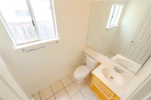 Bath - 40426 Yardley Ct, Temecula, CA 92591 photo 6 of 6