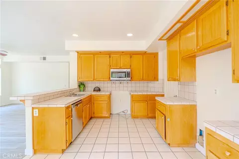 Kitchen - 40426 Yardley Ct, Temecula, CA 92591 photo 3 of 3
