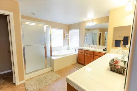 Bath - 32921 Lamtarra, Menifee, CA 92584 photo 1 of 2