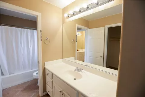 Bath - 32921 Lamtarra, Menifee, CA 92584 photo 2 of 2
