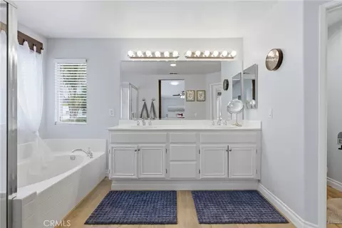 Bath - 44682 Brookvail Ct, Temecula, CA 92592 photo 2 of 4