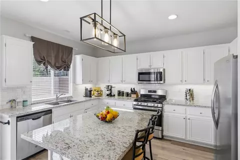 Kitchen - 44682 Brookvail Ct, Temecula, CA 92592 photo 2 of 3